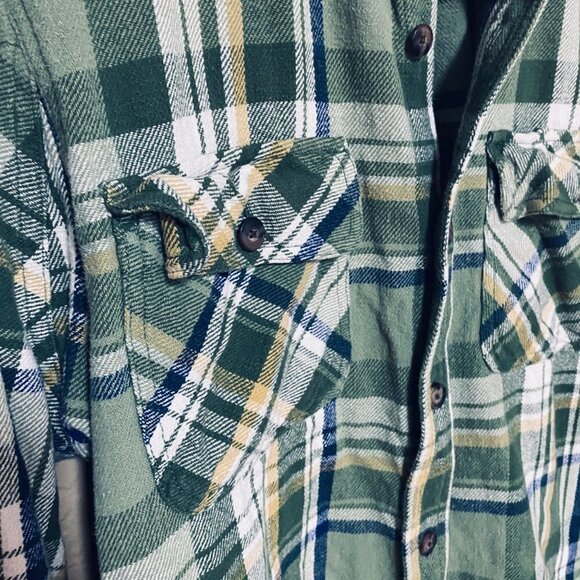 Duluth Trading Mens Shirt Size Medium Green Plaid Buttons Up Collared Top - Picture 5 of 7